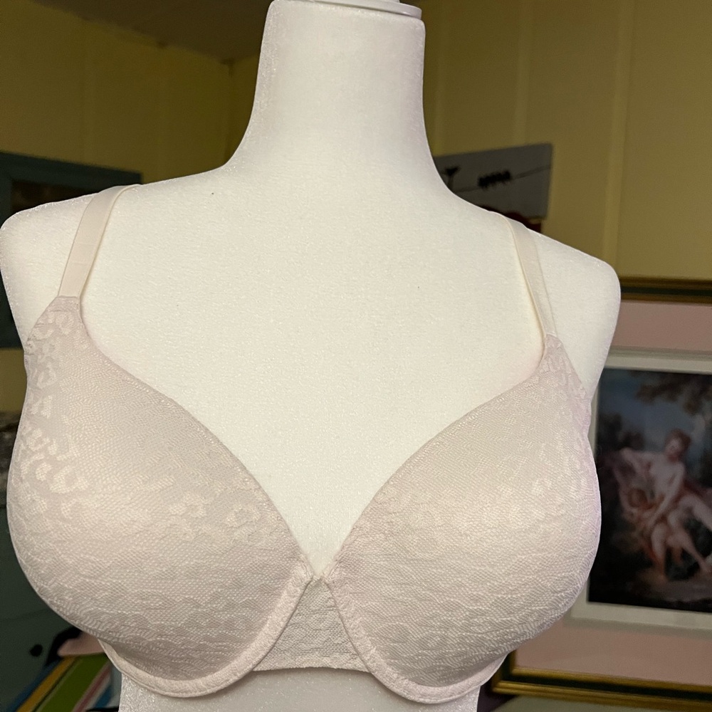 PINK Victoria's Secret Cream Full-Coverage Bra with Racerback